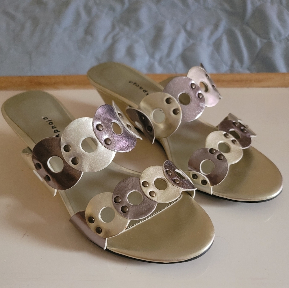 EUC Cloudwalkers for Avenue Dana Wedge Sandals Size 8W